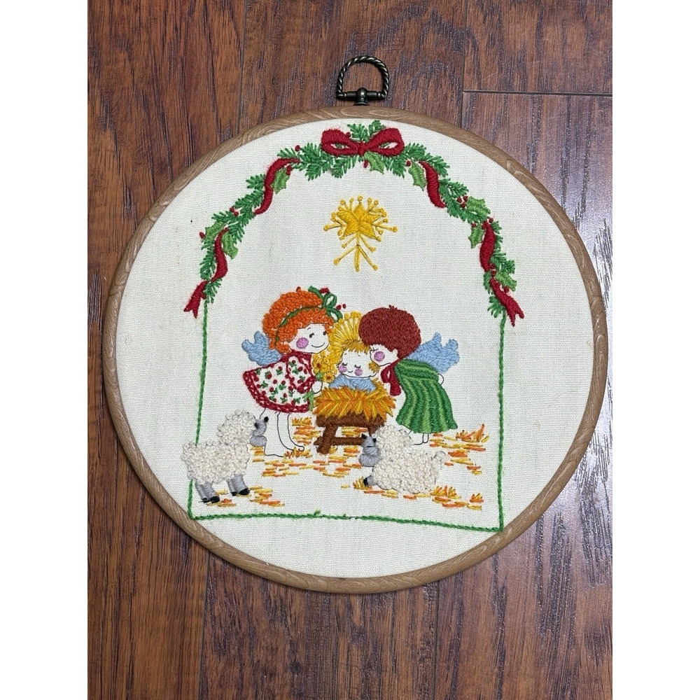 Vtg Needle Point Crewel Child Nativity Scene In Round‎ Embroidery Hoop Frame 11"